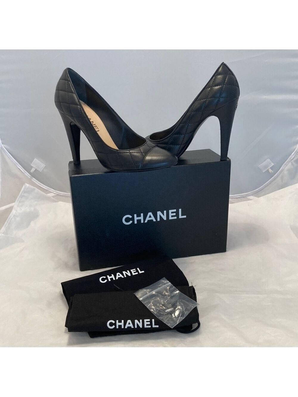 AUTHENTIC CHANEL Escarpins Quilted Classic Pump 39